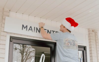 Retail Holiday Signs & Banners for Christmas, Black Friday