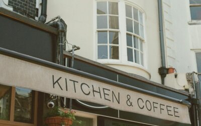 Why Restaurants Need Patio and Sidewalk Signs